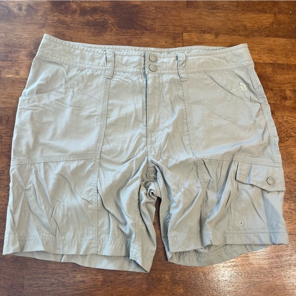 The North Face women’s size 12 long tan nylon shorts - Picture 1 of 9